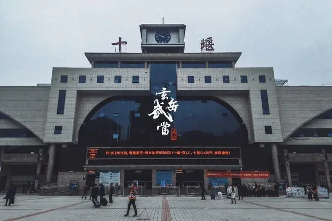 石家庄到十堰物流公司//石家庄到十堰物流专线，设备托运，电摩托运